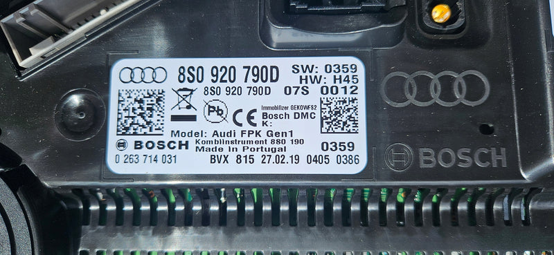 Licznik zegary virtual LCD AUDI TTRS 8S0920790D demontaż