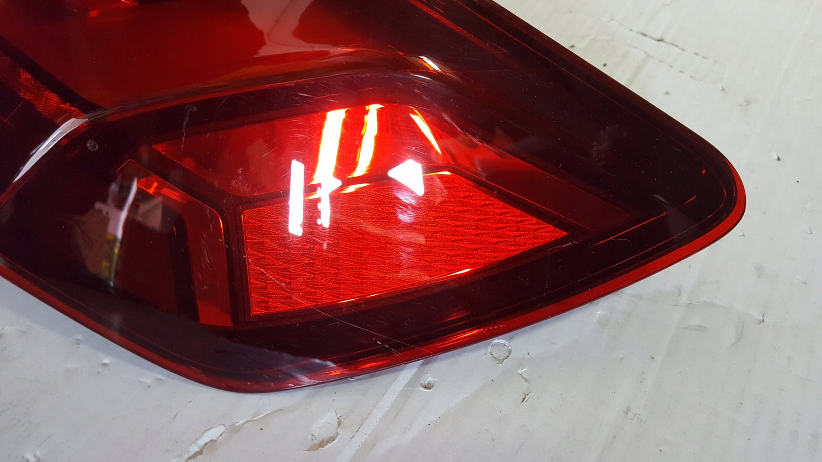 Lampa LED prawy tył Audi A4 B9 kombi 8W9945092AC