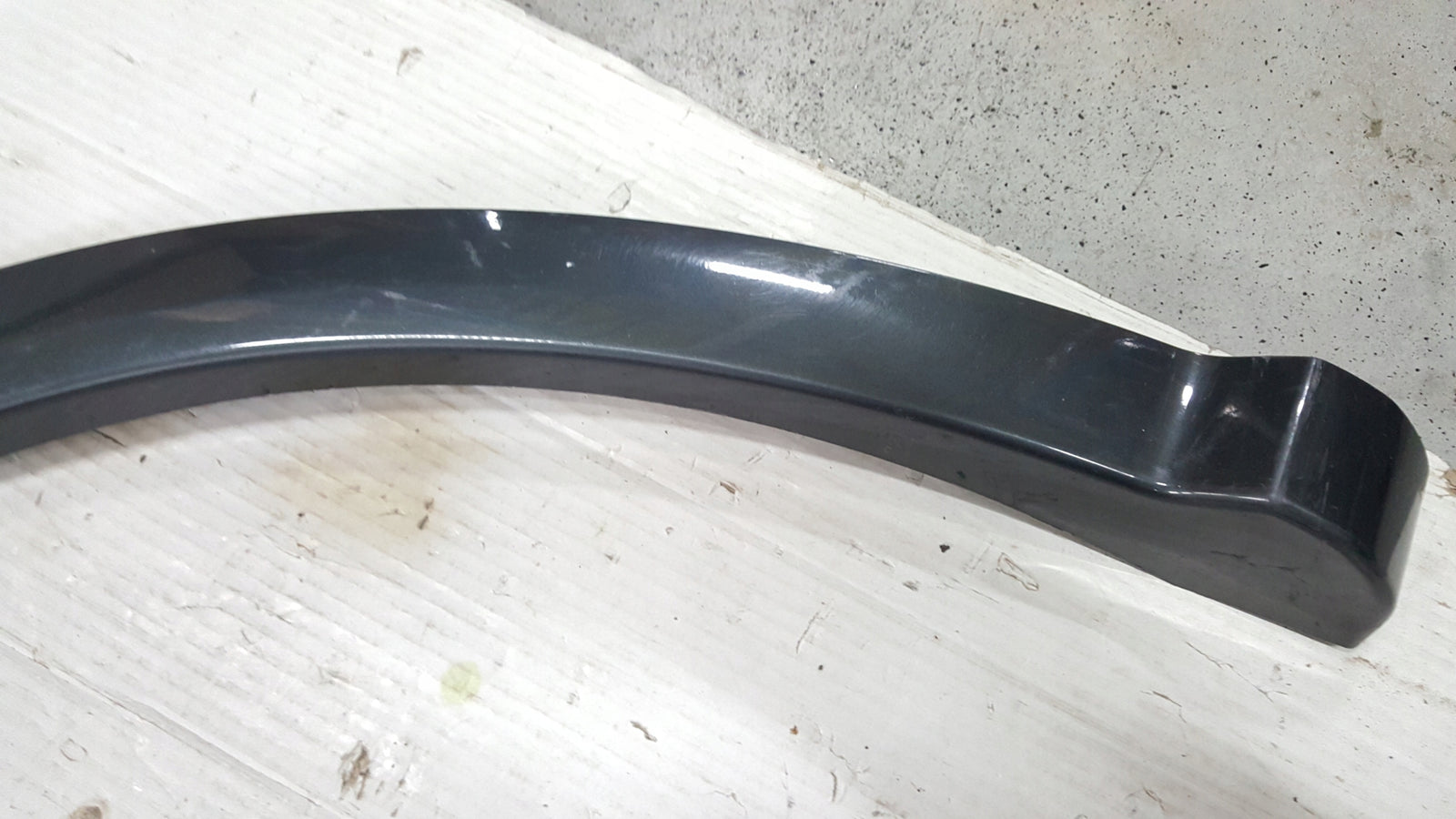 Listwa błotnika prawy tył AUDI Q5 80A853818B demontaż