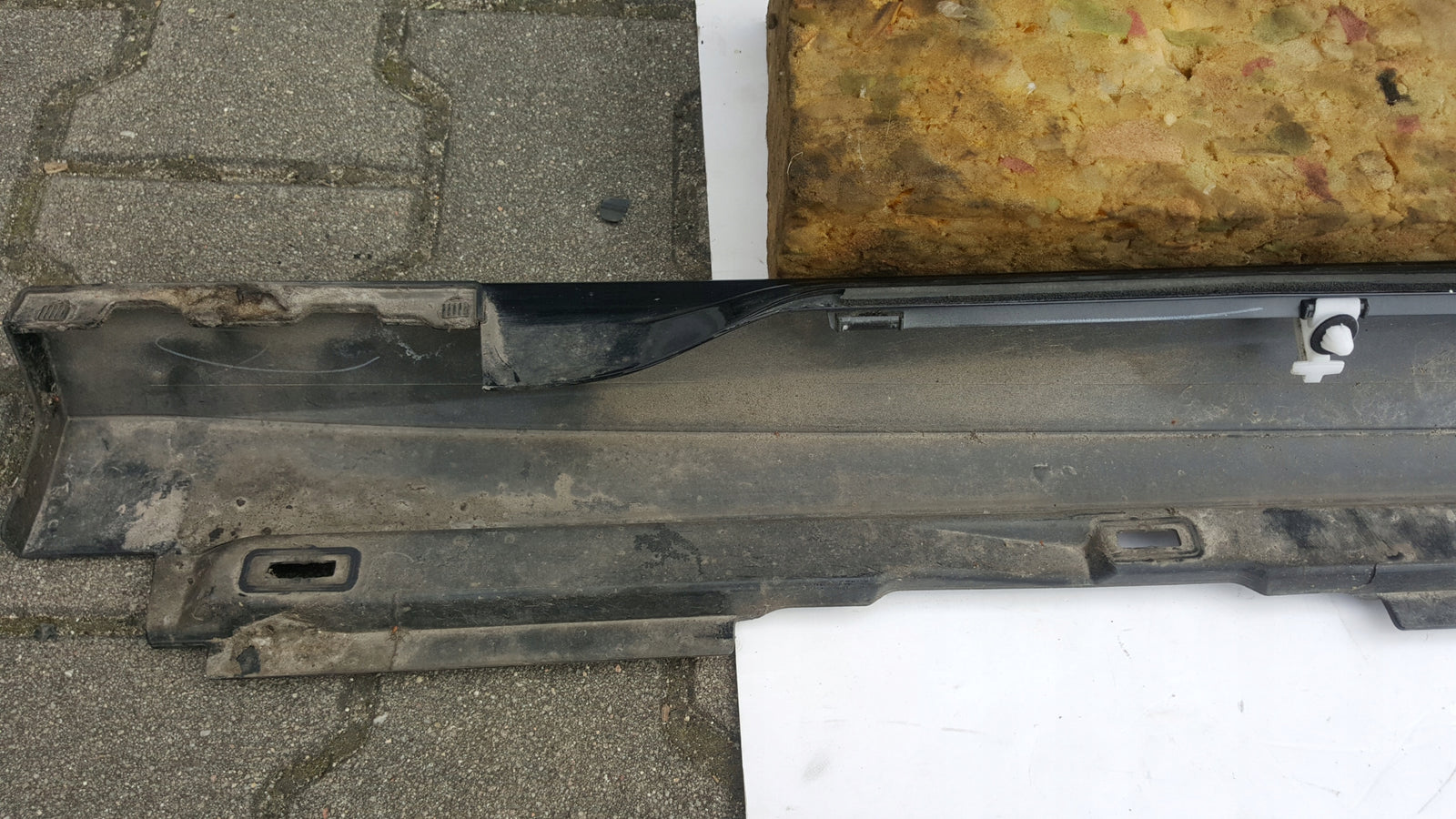 Listwa progowa prawa AUDI A6 (C8) 4K0853856 demontaż