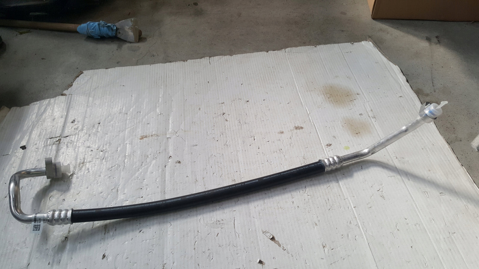 NOWY ORYGINALNY przewód rurka klimatyzacji AUDI A4 (B9) A5 8W0816743BN