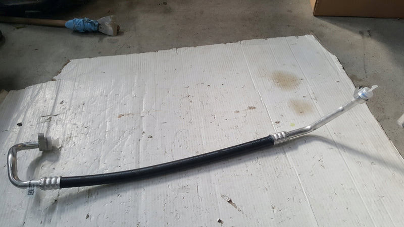 NOWY ORYGINALNY przewód rurka klimatyzacji AUDI A4 (B9) A5 8W0816743BN