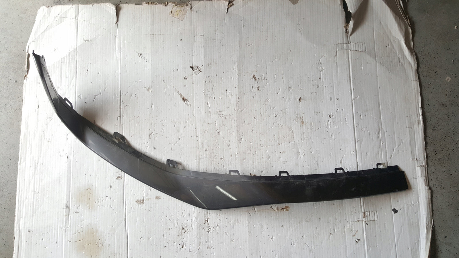 Listwa zderzaka przedniego prawa strona SEAT LEON 5FA853712A demontaż