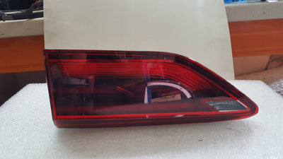 Prawa tylna lampa w klapę VW GOLF VIII 5H0945094C
