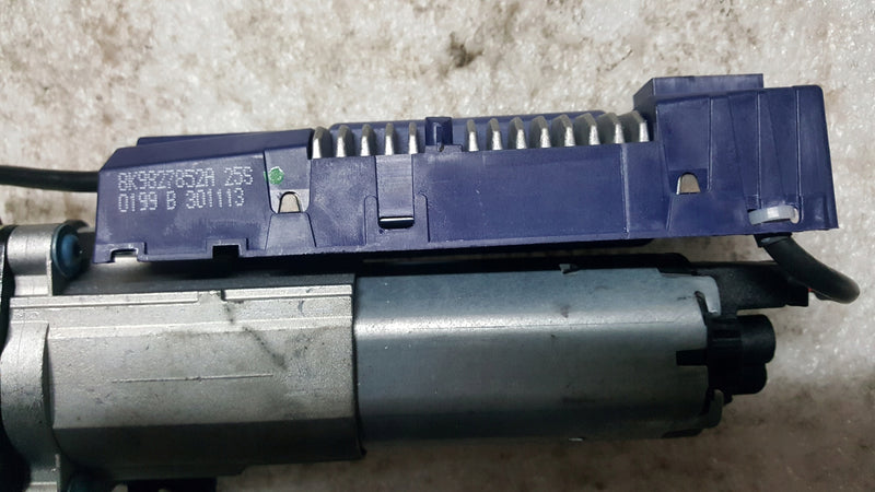 Siłownik klapy bagażnika prawa strona AUDI A4 (B8) RS4 8K9827852A demontaż