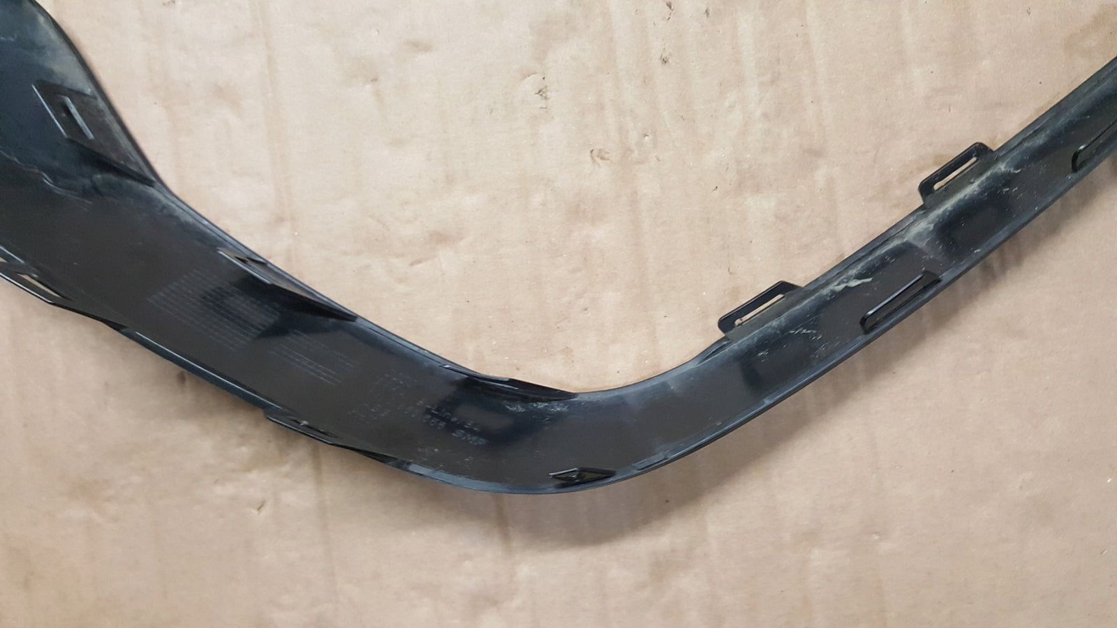 AUDI A4 B9 S-LINE LISTWA OZDOBNA ZDERZAKA LEWY TYŁ TYLNA 8W0853555