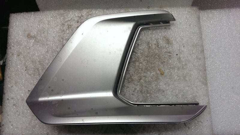 Zaślepka zderzaka lewy przód AUDI A1 82A807953A