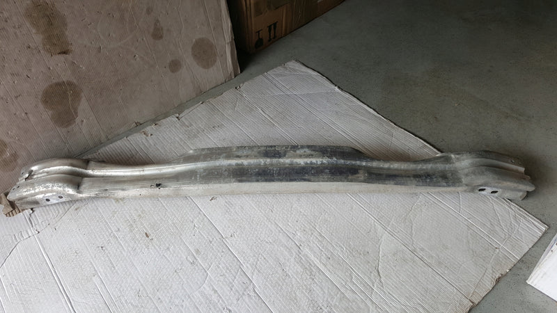 Belka zderzaka przedniego AUDI A4 (B8) A5 RS4 RS5 LIFT 8K0807113F demontaż