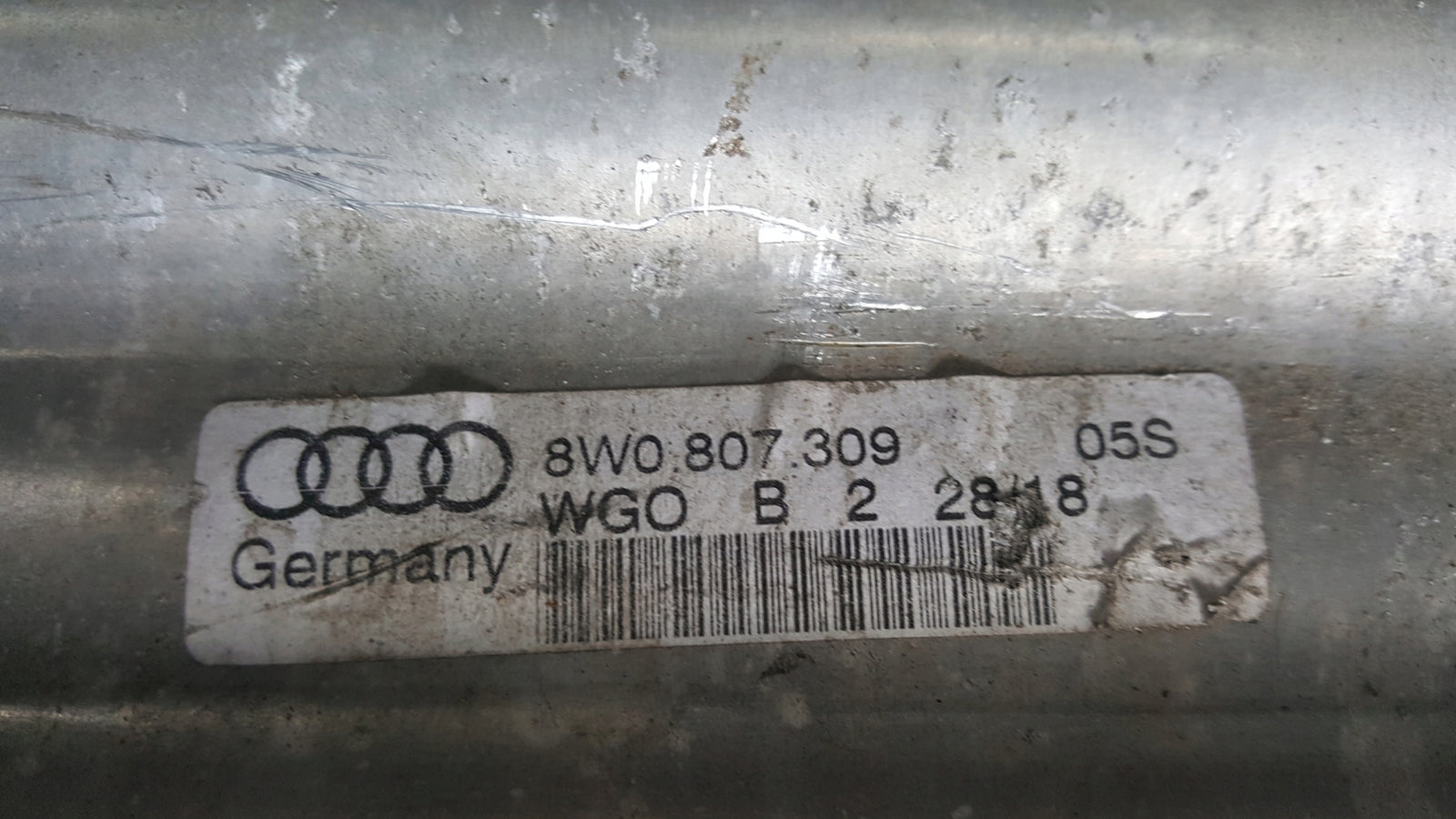 Belka zderzaka tył AUDI A4 B9 8W0807309 demontaż