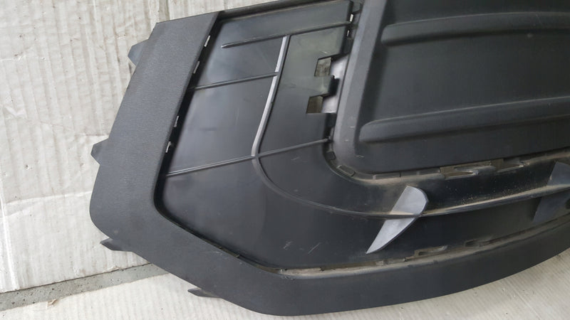 Kratka zderzaka tylnego lewa strona AUDI Q5 80F807319 demontaż