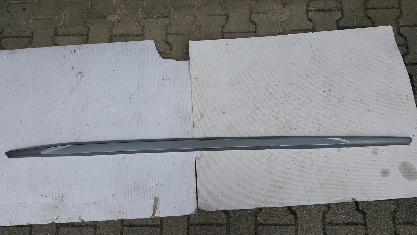 Listwa progowa prawa AUDI A3 8Y0853856 demontaż