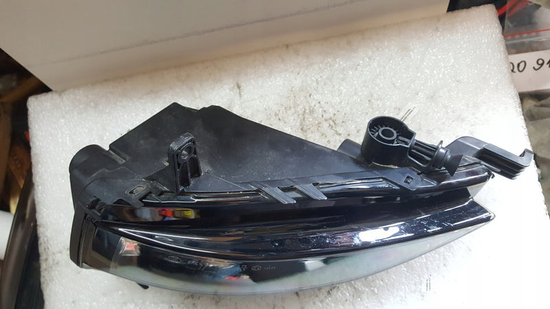 Prawy halogen VW GOLF VII 5G0941662F demontaż