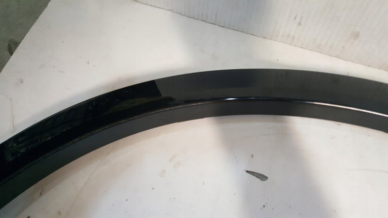 Listwa błotnika prawy przód VW TIGUAN III 571853718A demontaż