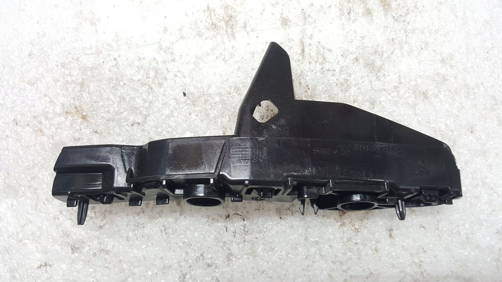 Mocowanie ślizg zderzaka lewy przód AUDI Q4 e-tron 89A807183B demontaż