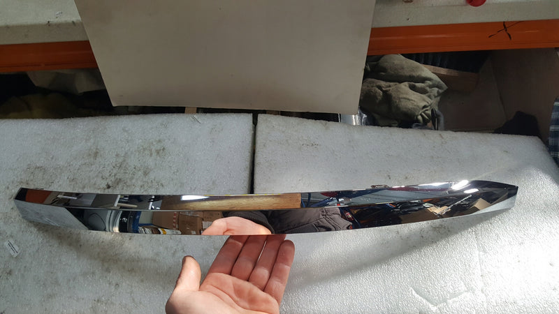 Listwa chrom zderzaka tylnego prawa strona VW TOUAREG 760853842 demontaż