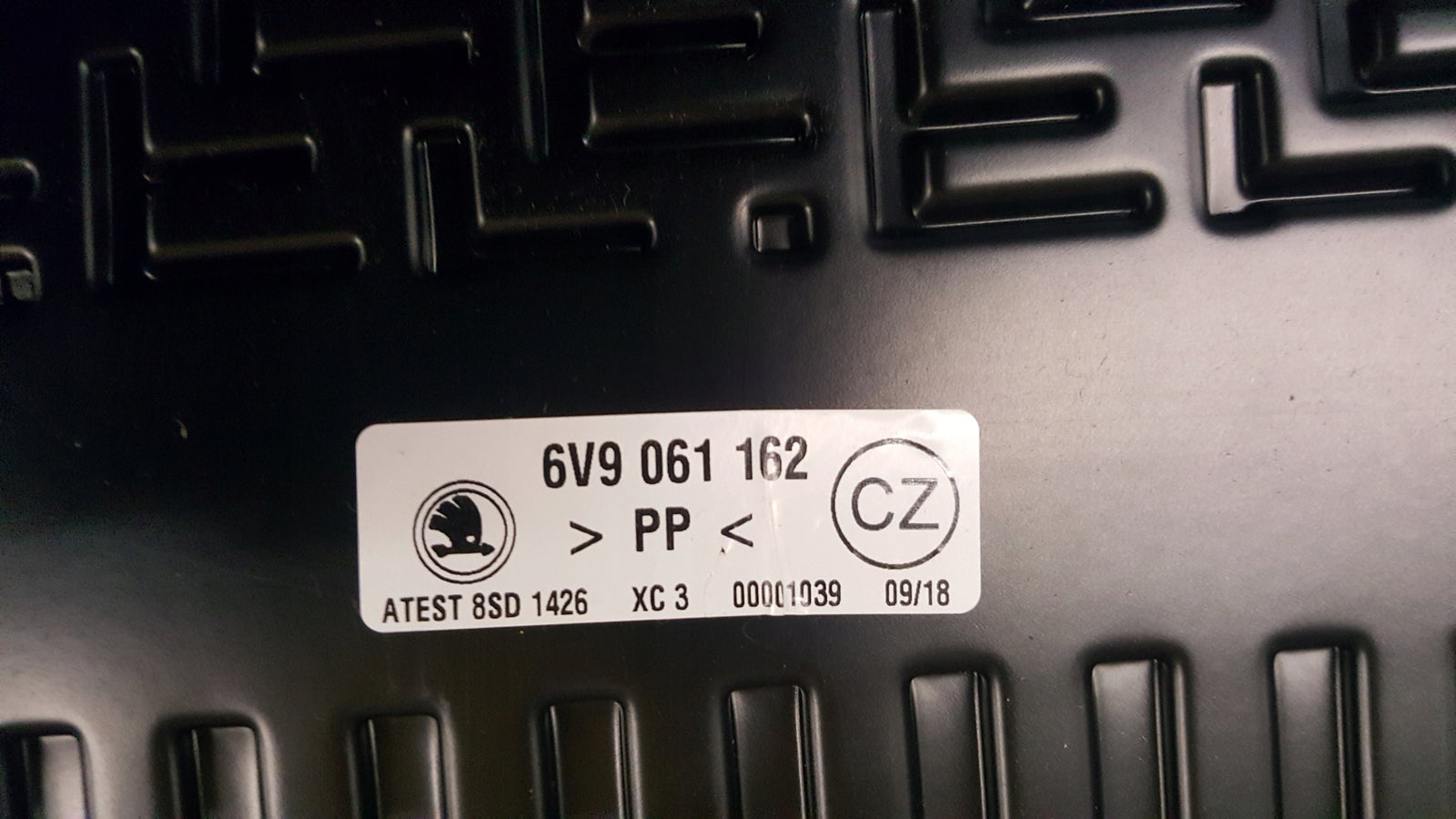 Skoda Fabia 3 iii kombi mata bagażnika oryginał OE 6V9061162