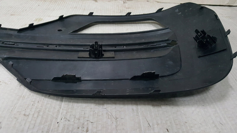 Kratka zderzaka lewy przód VW T6.1 7LA807489 demontaż