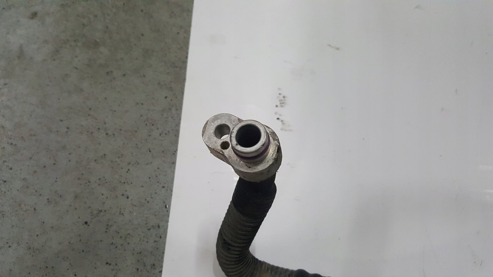 Przewód wąż rurka klimatyzacji VW MULTIVAN T6 7E1816727 demontaż