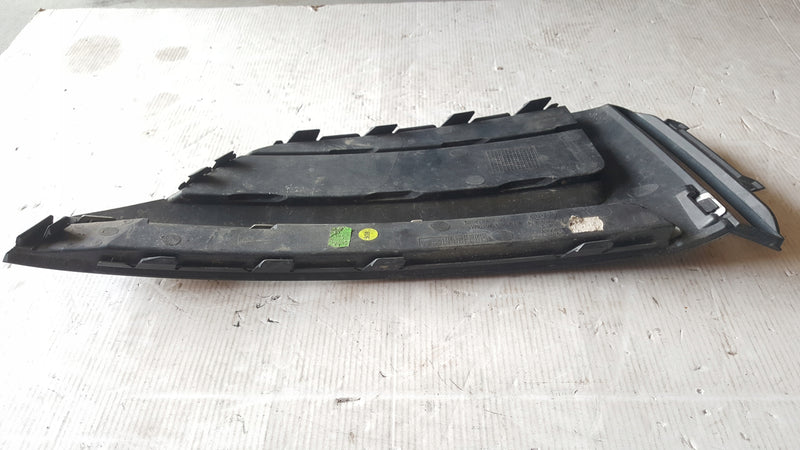 Kratka zderzaka PR przód AUDI A5 S-LINE 8W6807682F
