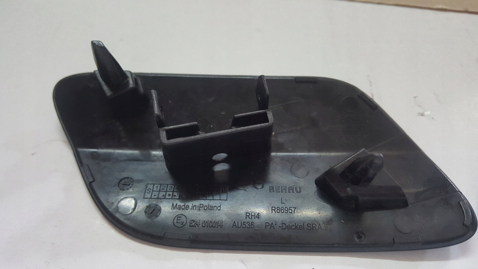 Zaślepki spryskiwaczy lewy + prawy przód AUDI Q7 4M0807753E 4M0807754E