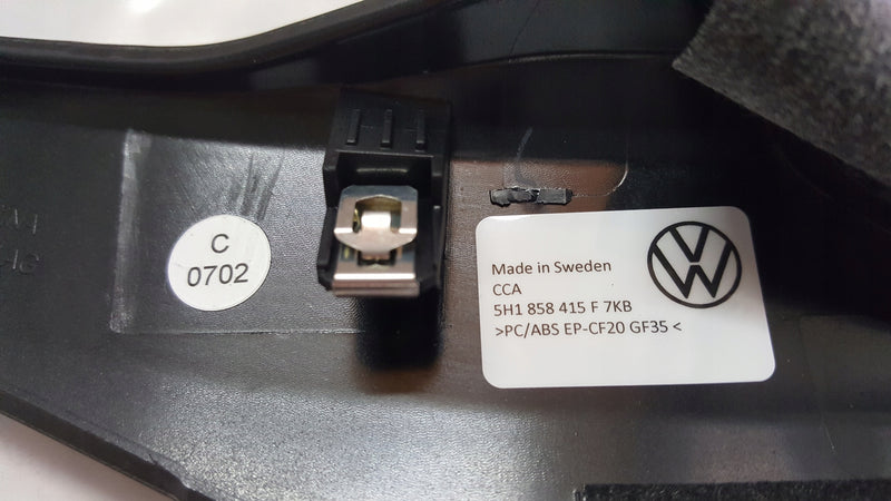 NOWA ORYGINALNA listwa carbon deski VW GOLF VIII 5H1858415F 7KB