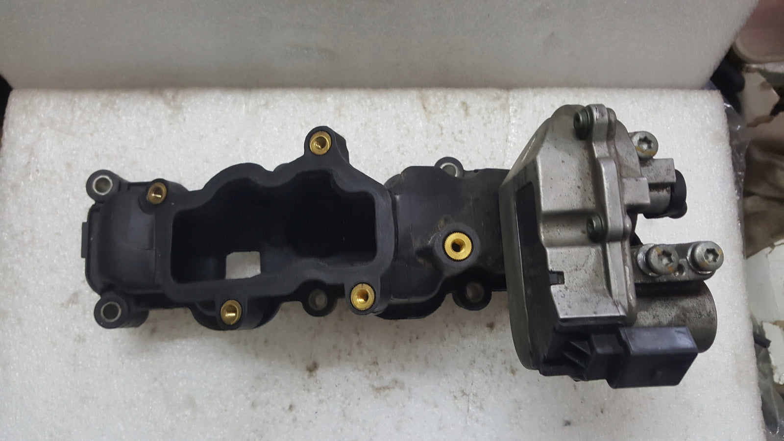 Kolektor ssący VW TOUAREG 059129712BQ 059129086M demontaż