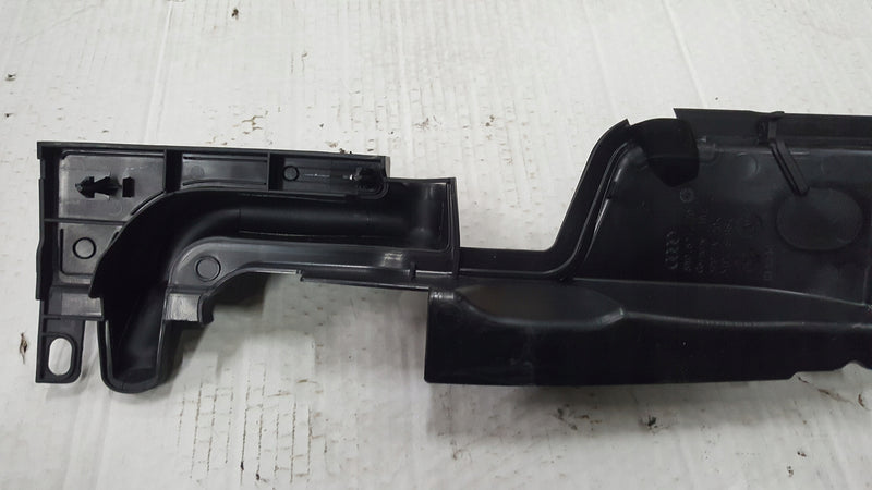 Nakładka błotnika prawy przód AUDI A4 B9 8W0821170