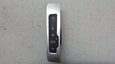 Panel wyświetlacz zmiany biegów AUDI A3 RS3 8V1713463A demontaż