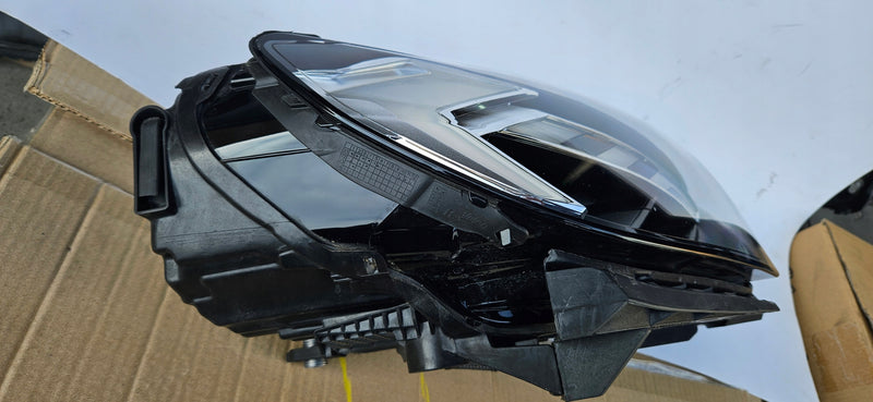 82A941034D Pr reflektor FUL LED AUDI A1 S1 2022r