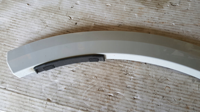 Listwa błotnika prawy tył AUDI Q8 4M8853818