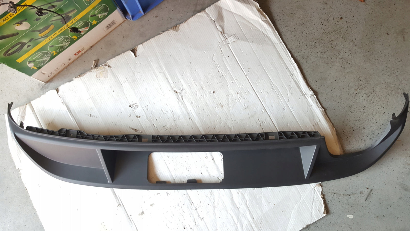 NOWA ORYGINALNA dokładka zderzaka tylnego VW GOLF VII kombi 5G9807568N
