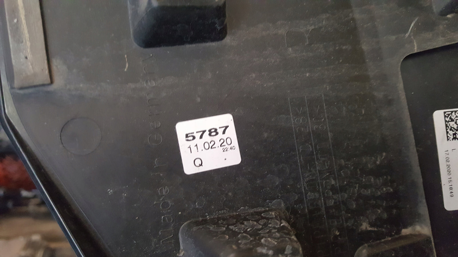 Listwa drzwi PR tył AUDI E-TRON 4KE853970 demontaż