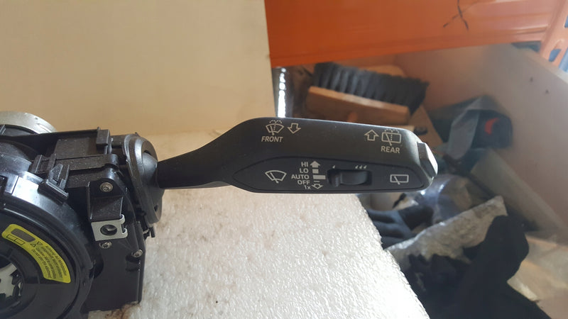 Przełącznik zespolony taśma AUDI 4N0907129NC demontaż