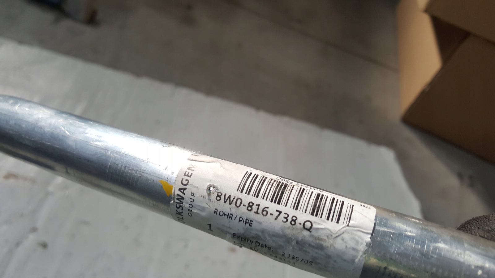 NOWY ORYGINALNY przewód rurka klimatyzacji AUDI A4 (B9) 8W0816738Q