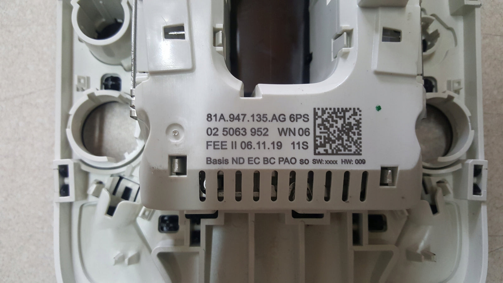 AUDI A1 82A LAMPKA WEWNĘTRZNA 81A947135AG