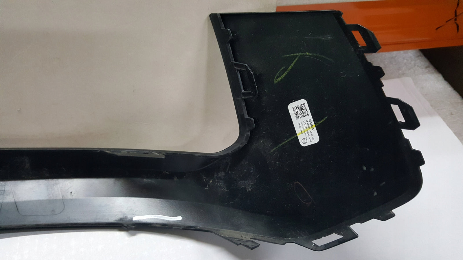 Atrapa listwa zderzaka lewy tył AUDI Q5 80F807967 demontaż