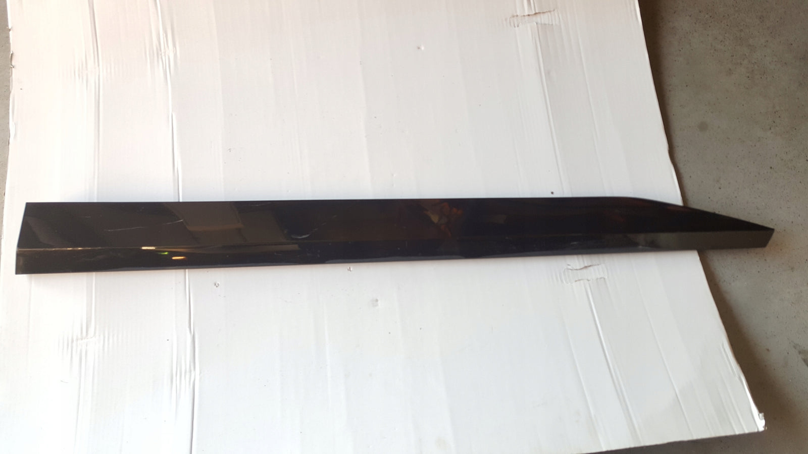 Listwa drzwi prawy przód SKODA SUPERB 3 3V0854940