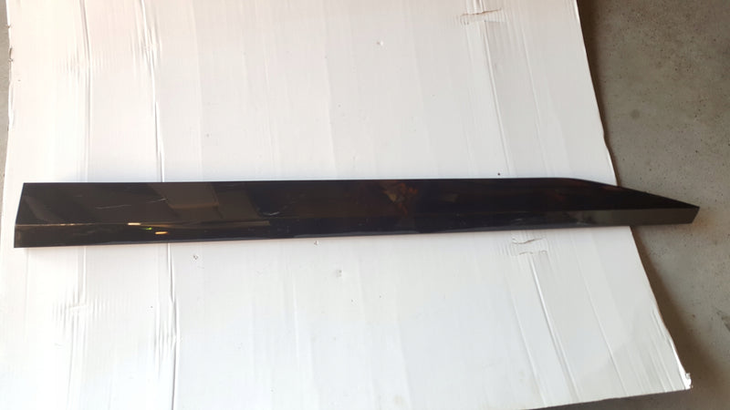 Listwa drzwi prawy przód SKODA SUPERB 3 3V0854940