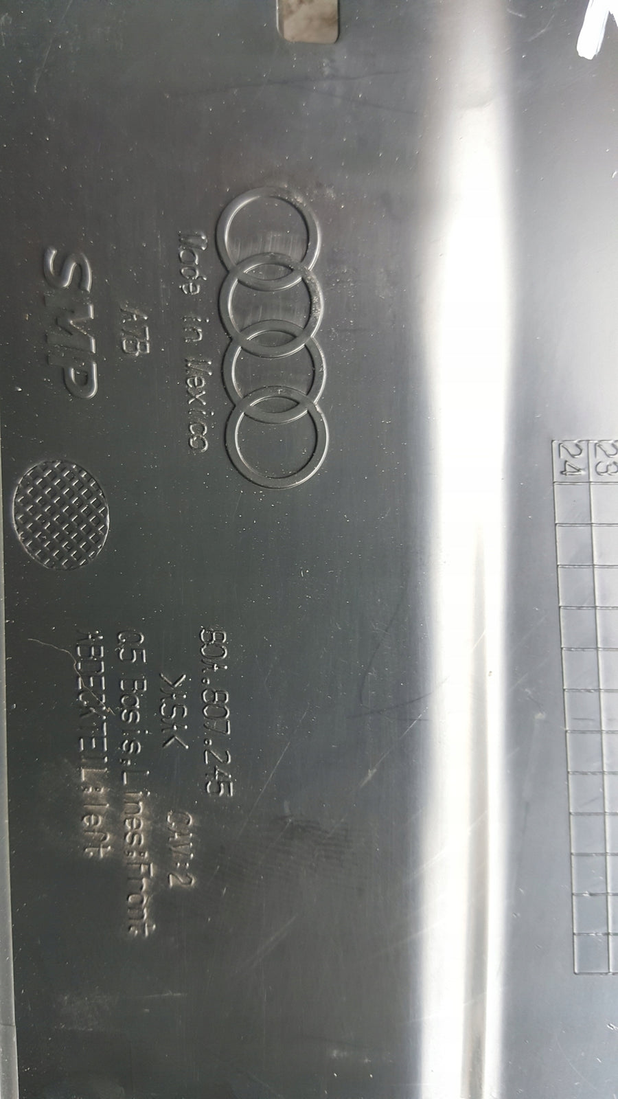 KRATKA ZDERZAKA LEWA ZAŚLEPKA PRZÓD AUDI Q5 II 80A