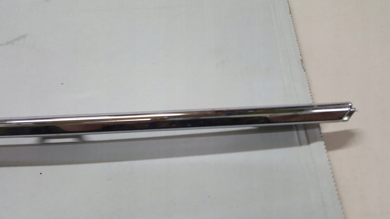 Listwa chrom zderzaka tylnego VW GOLF VII GOLF SPORTSVAN 5G6853333 demontaż