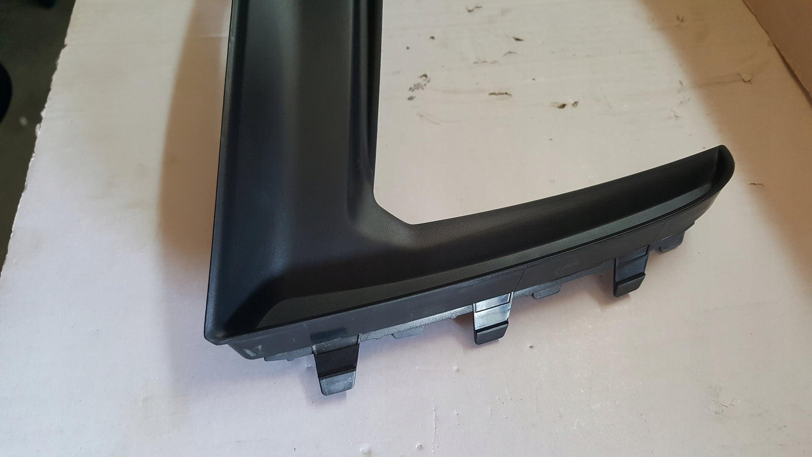Listwa atrapa zderzaka tylnego prawa strona AUDI RSQ3 83F807834C demontaż