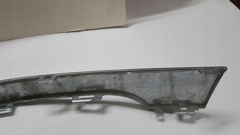 Listwa chrom zderzaka tylnego lewa strona VW TOUAREG 7P6853841 demontaż