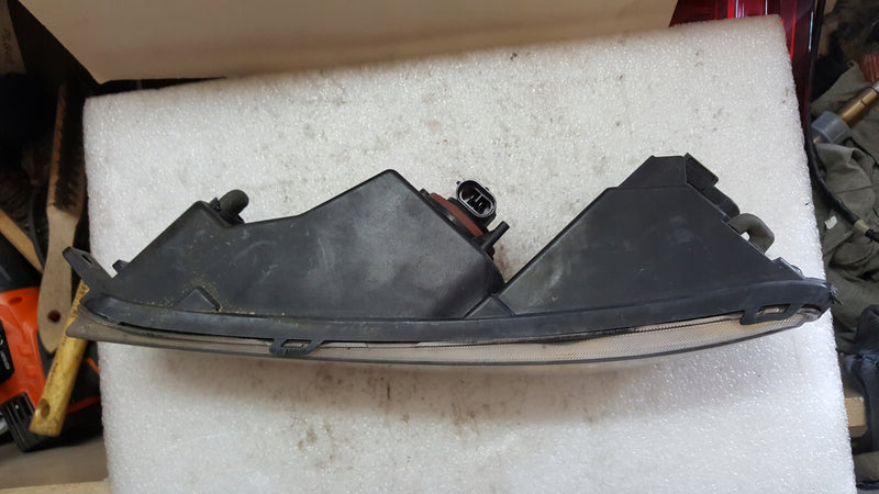 Prawy halogen VW PASSAT B8 3G0941662E demontaż