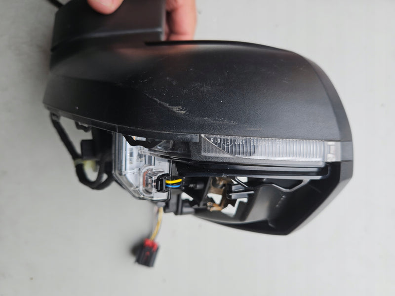 Pr Lusterko zewn AUDI Q2 81B857410 6 pin IDEAŁ