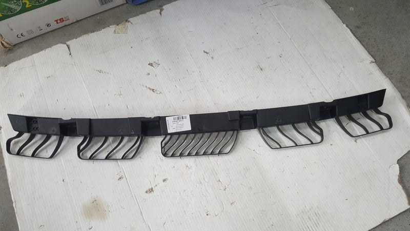 NOWY ORYGINALNY ślizg zderzaka tylnego VW GOLF VIII kombi 5H9807863C