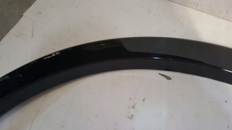 Listwa błotnika prawy przód AUDI Q3 8U0853718A demontaż