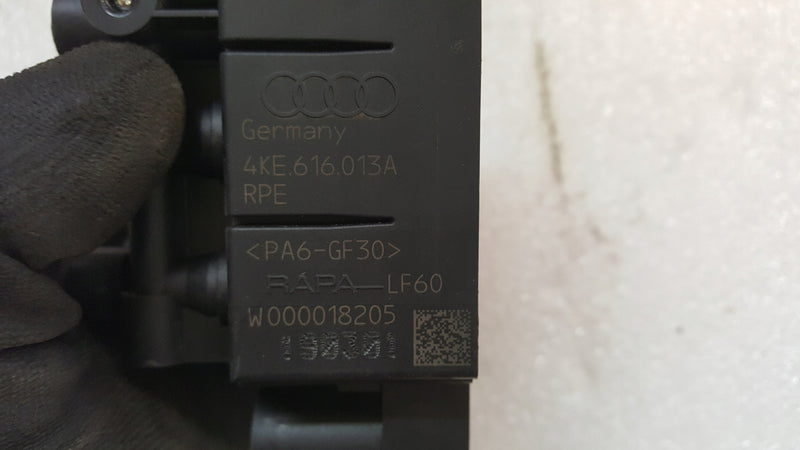 Rozdzielacz pneumatyki AUDI E-TRON 4KE616013A