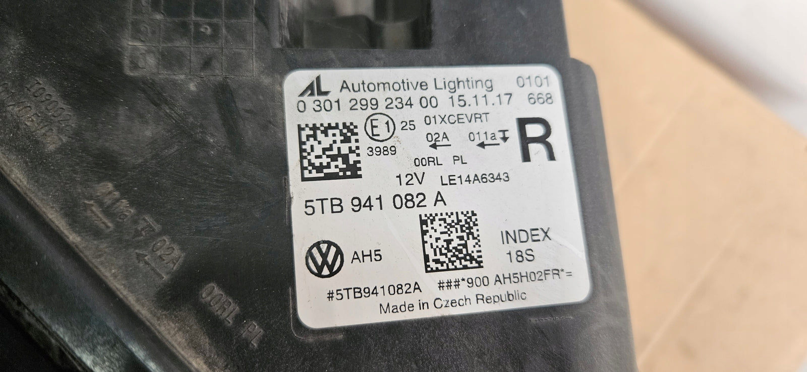 Pr FULL LED Vw Touran 5TB941082A 2017r IDEAŁ