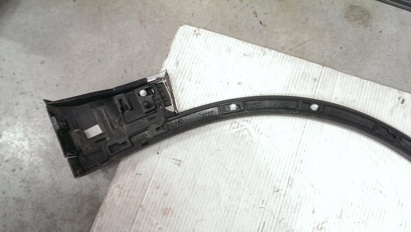 Listwa błotnika lewy przód VW TOUAREG 3 760853717
