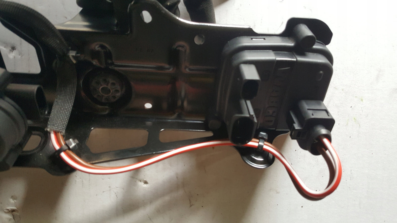 Kompresor zawieszenia AUDI E-TRON 4KE616005E